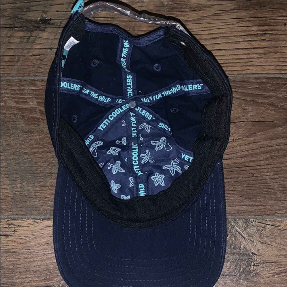 Yeti hat - Picture 3 of 3